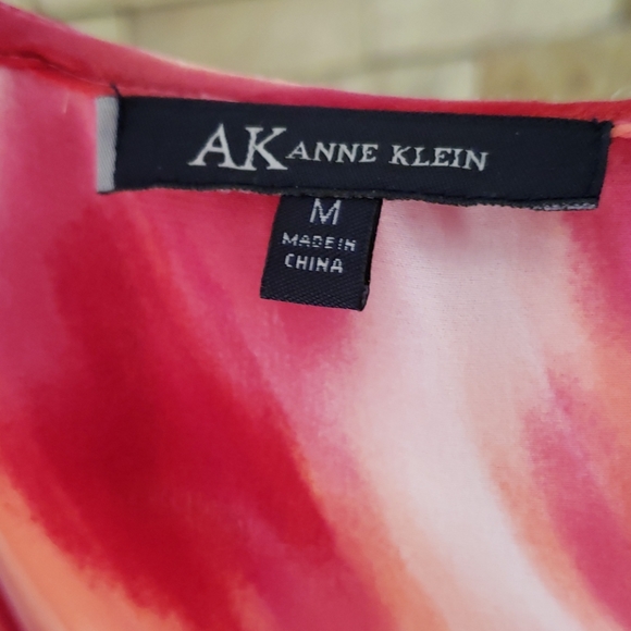 Sleeveless blouce - Picture 2 of 7